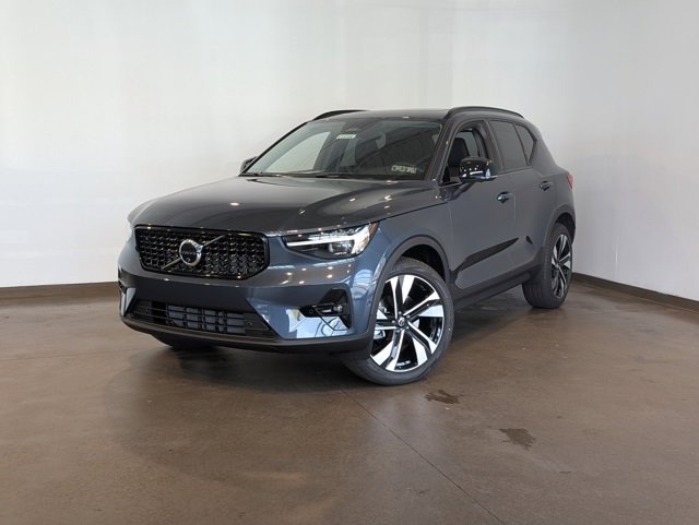 New 2026 Volvo XC40 B5 Ultra w/ Climate Package