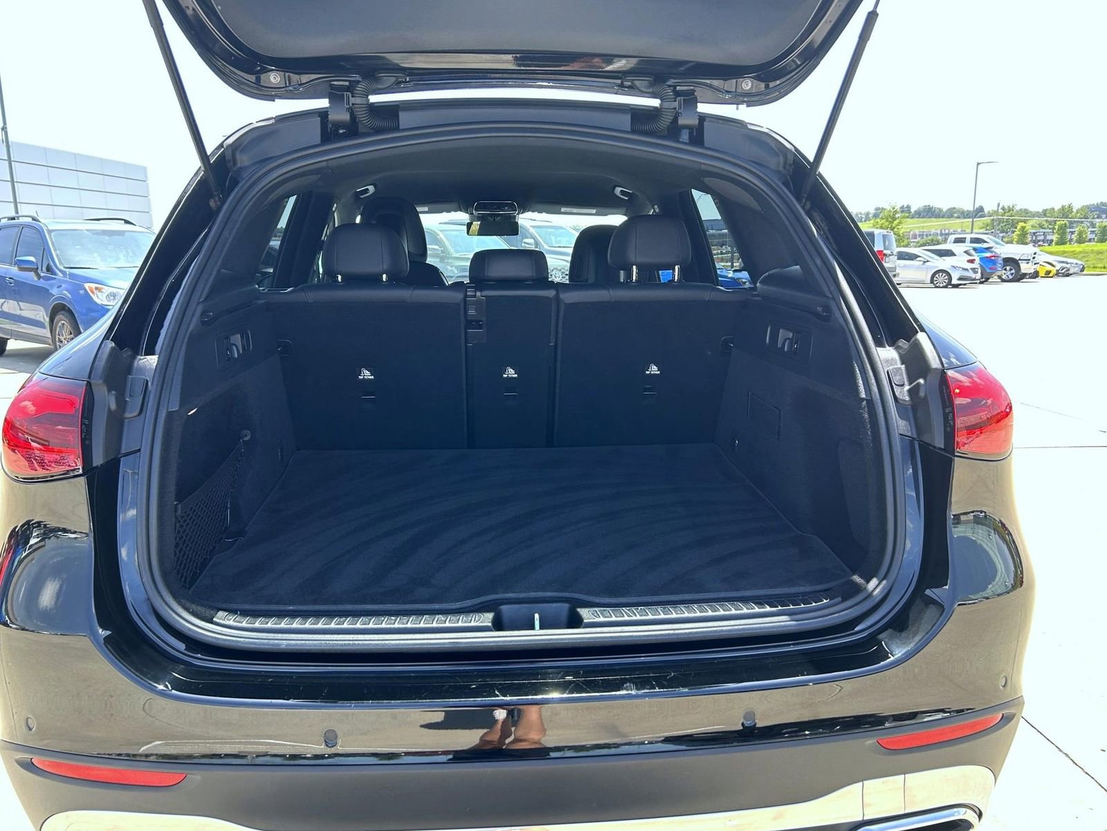 Used 2024 Mercedes-Benz GLC 300 4MATIC image 9