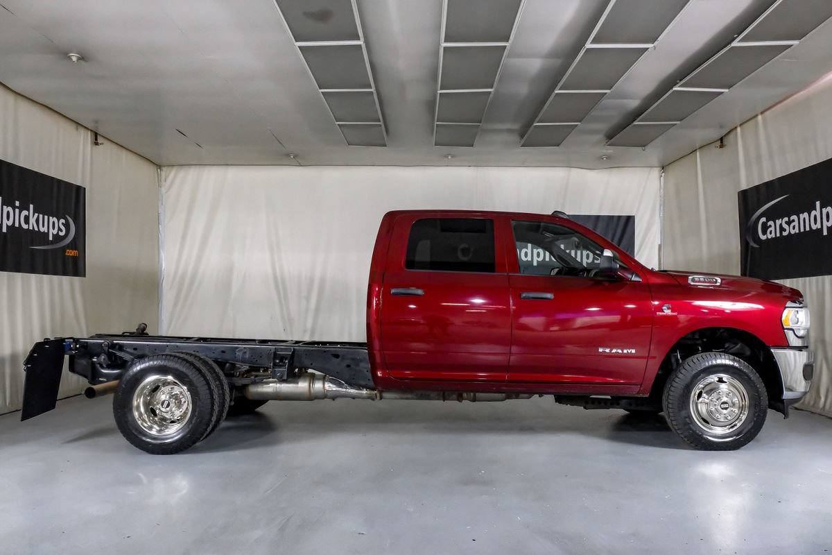 Used 2022 RAM 3500 Tradesman w/ Chrome Appearance Group AWD/4WD image 5
