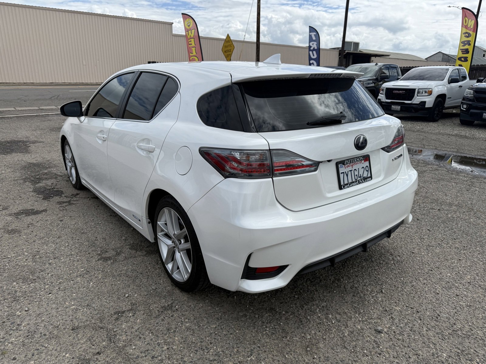 Used 2017 Lexus CT 200h w/ Navigation System Package FWD image 4