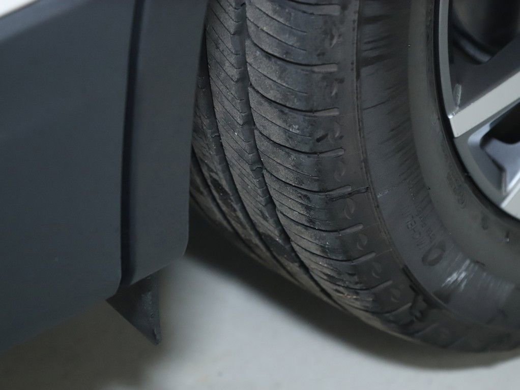 Used 2023 Chevrolet Equinox Premier image 36