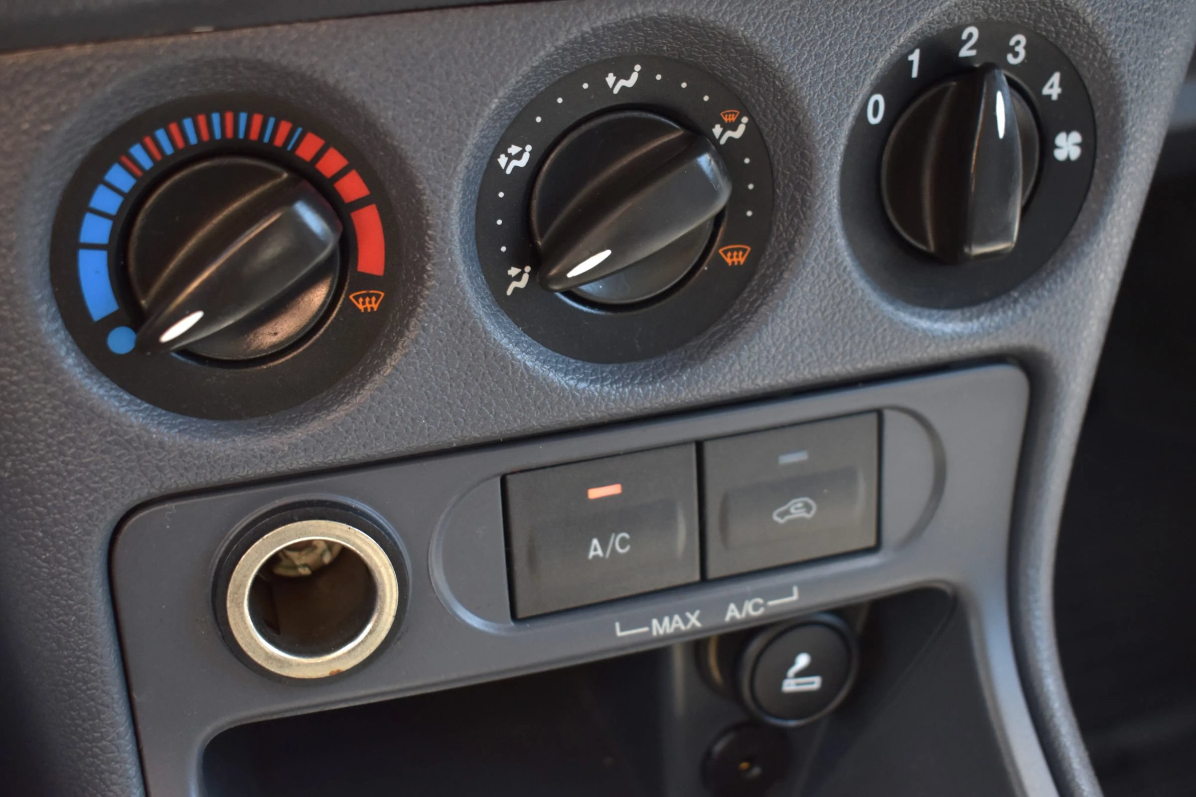 Used 2013 Ford Transit Connect XLT FWD image 23