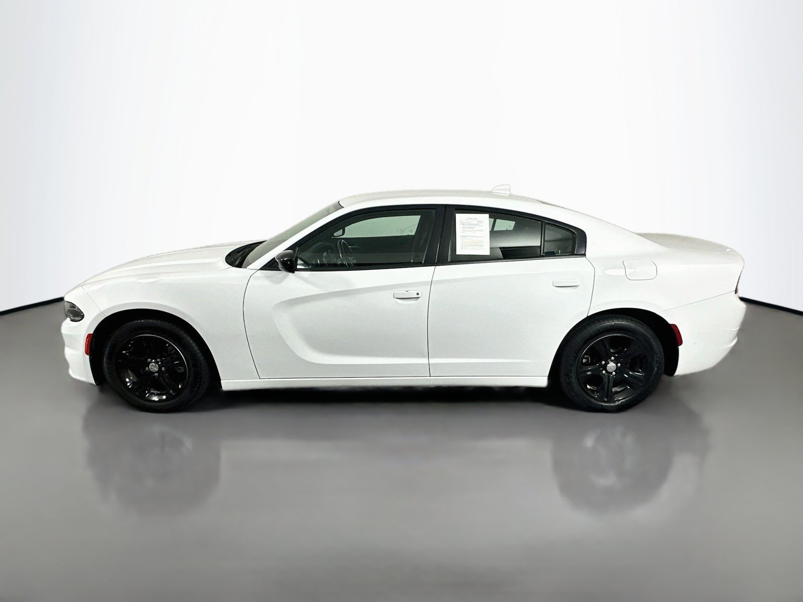 Used 2023 Dodge Charger SXT RWD image 4