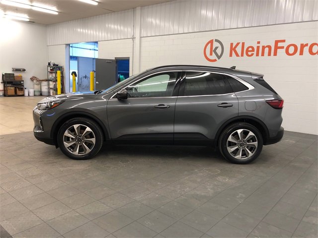 Used 2023 Ford Escape Platinum w/ Premium Technology Package image 4