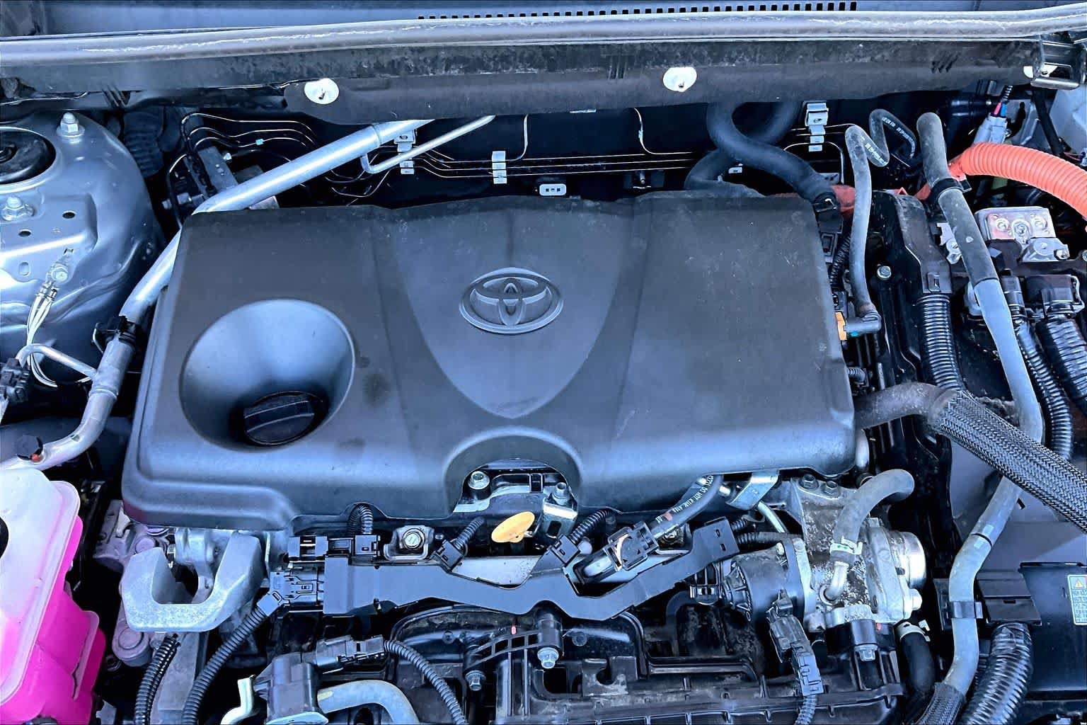 Used 2022 Toyota RAV4 XLE AWD/4WD image 32