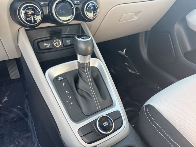 Certified 2023 Hyundai Venue SEL FWD image 19