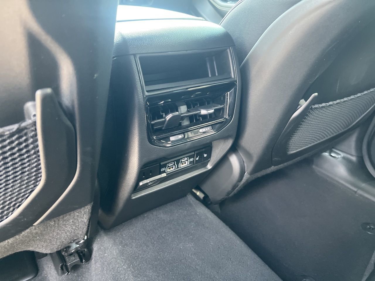 Used 2023 Jeep Grand Cherokee Overland AWD/4WD image 19