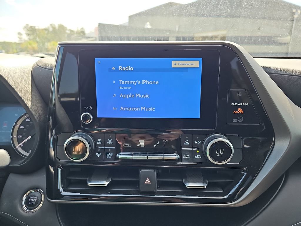 Used 2023 Toyota Highlander L image 25