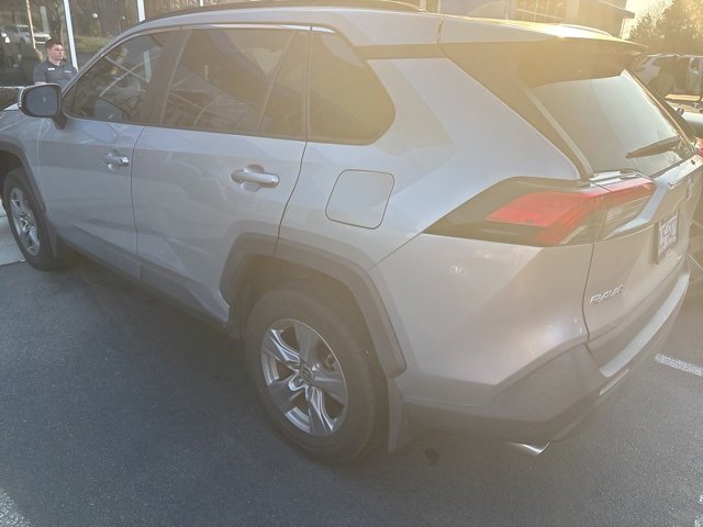 Used 2022 Toyota RAV4 XLE w/ Convenience Package image 7