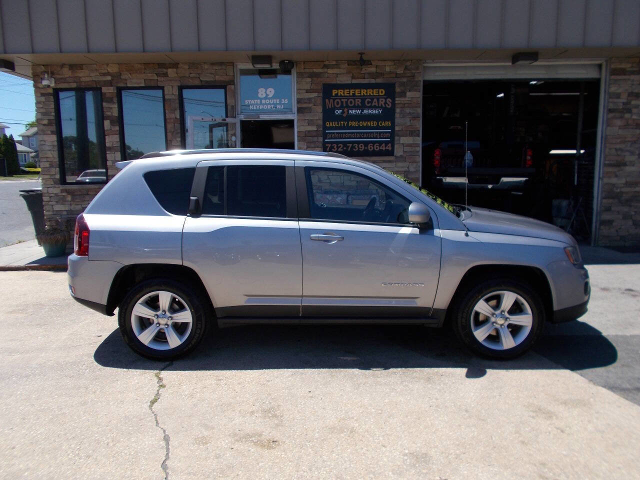 Used 2015 Jeep Compass High Altitude AWD/4WD image 2