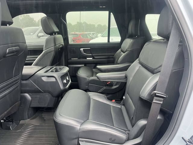 Used 2025 Ford Expedition Platinum w/ Stealth Performance Package AWD/4WD image 13