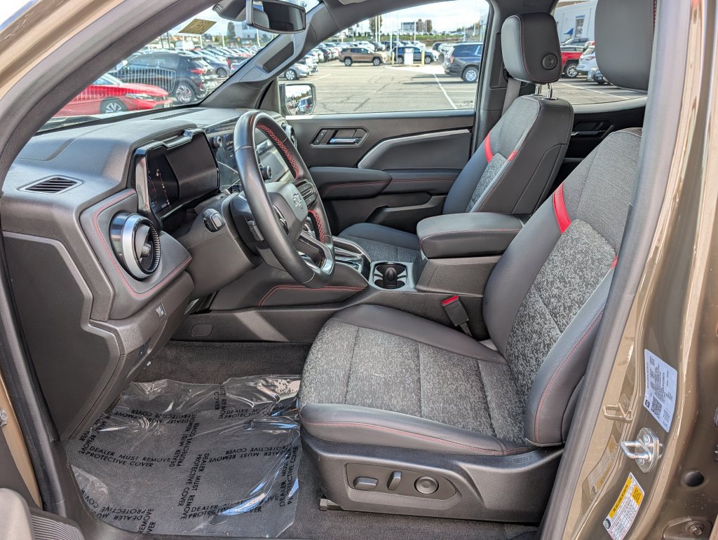 Used 2023 Chevrolet Colorado Z71 w/ Z71 Convenience Package 2 AWD/4WD image 15
