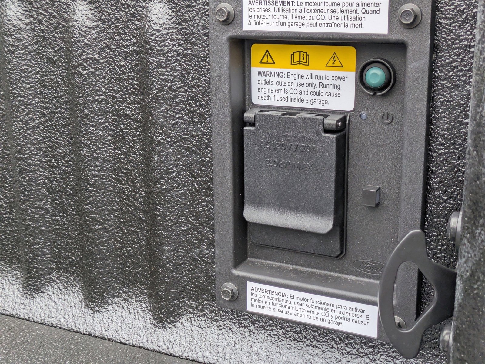 New 2025 Ford F250 Platinum w/ FX4 Off-Road Package image 13