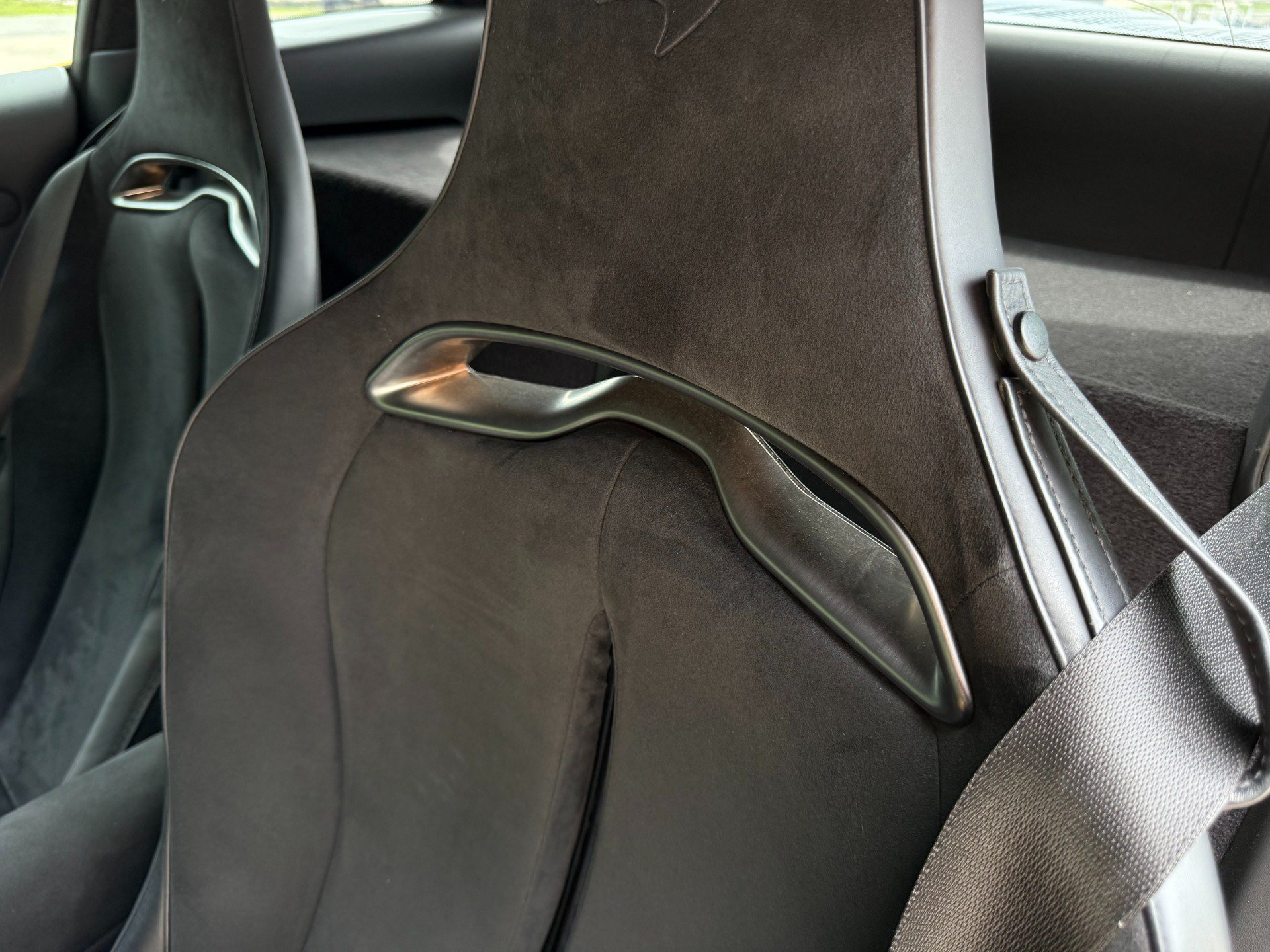 Used 2024 McLaren Artura RWD image 45