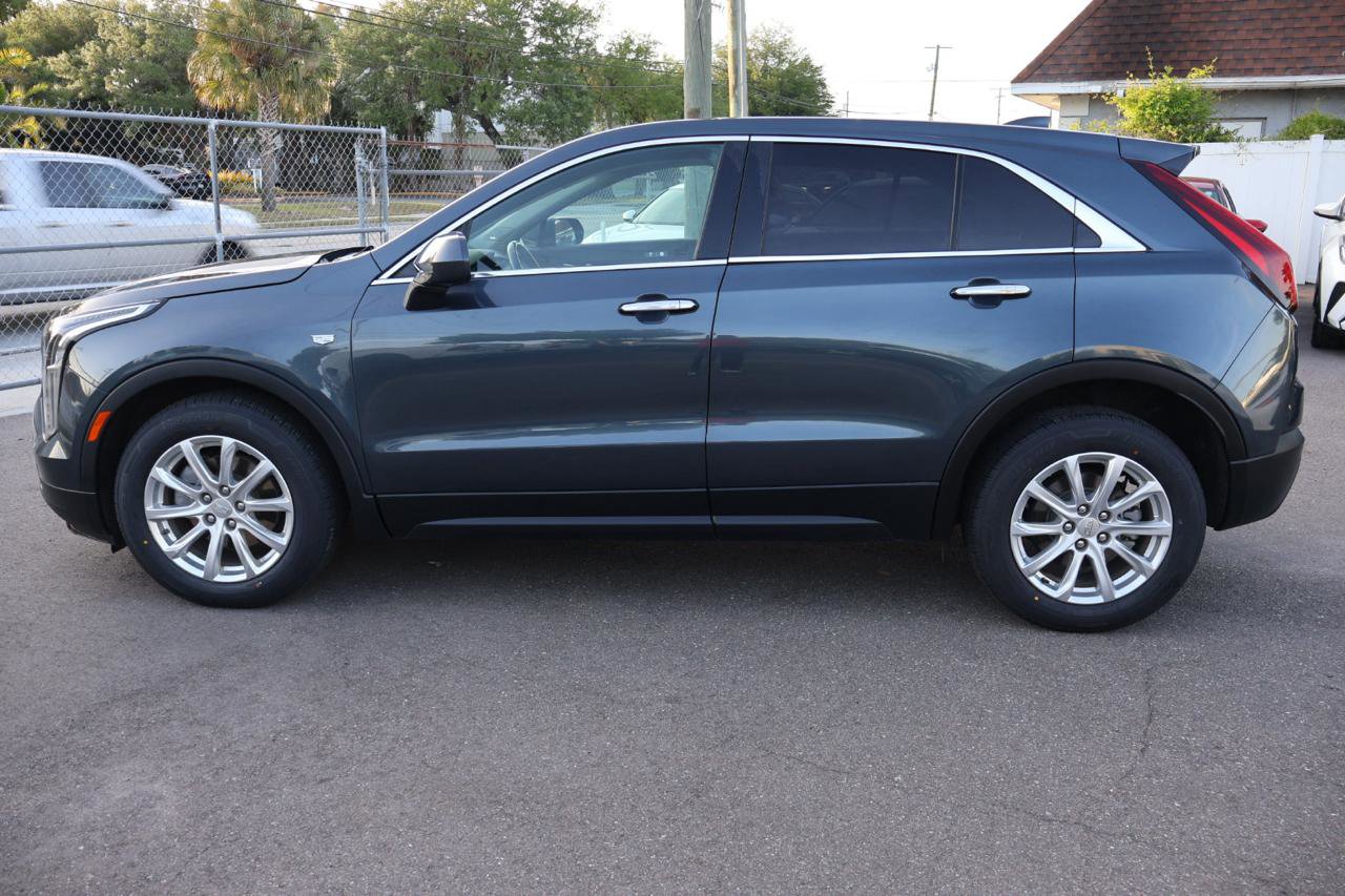 Used 2020 Cadillac XT4 Luxury w/ Cold Weather Package image 7