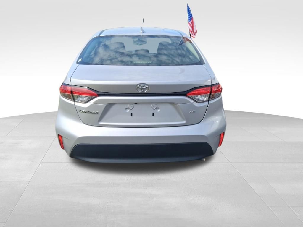 Used 2023 Toyota Corolla LE image 4
