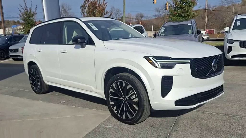 New 2026 Volvo XC90 B6 Ultra w/ Lounge Package image 5