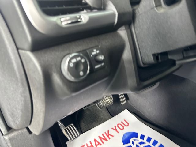 Used 2015 GMC Acadia SLE image 26