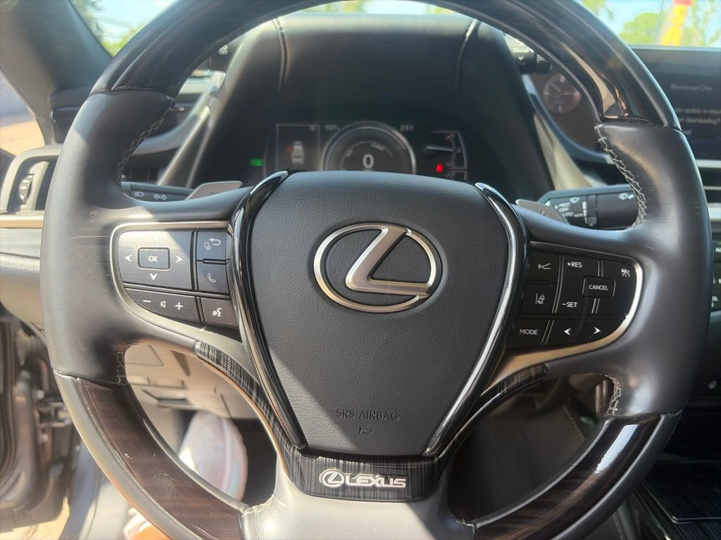 Used 2019 Lexus ES 300h w/ Premium Package FWD image 35