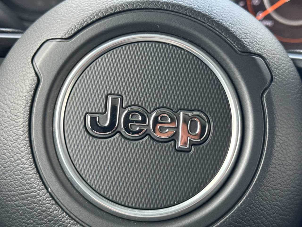 Used 2025 Jeep Gladiator Sport AWD/4WD image 28