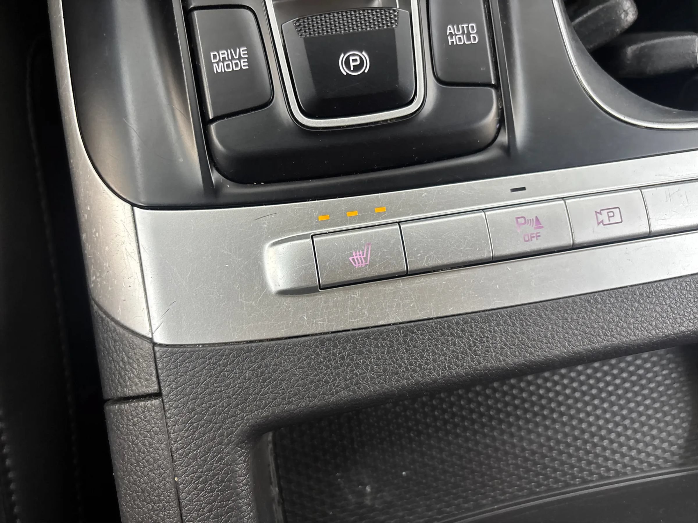 Used 2022 Kia Carnival LX FWD image 42