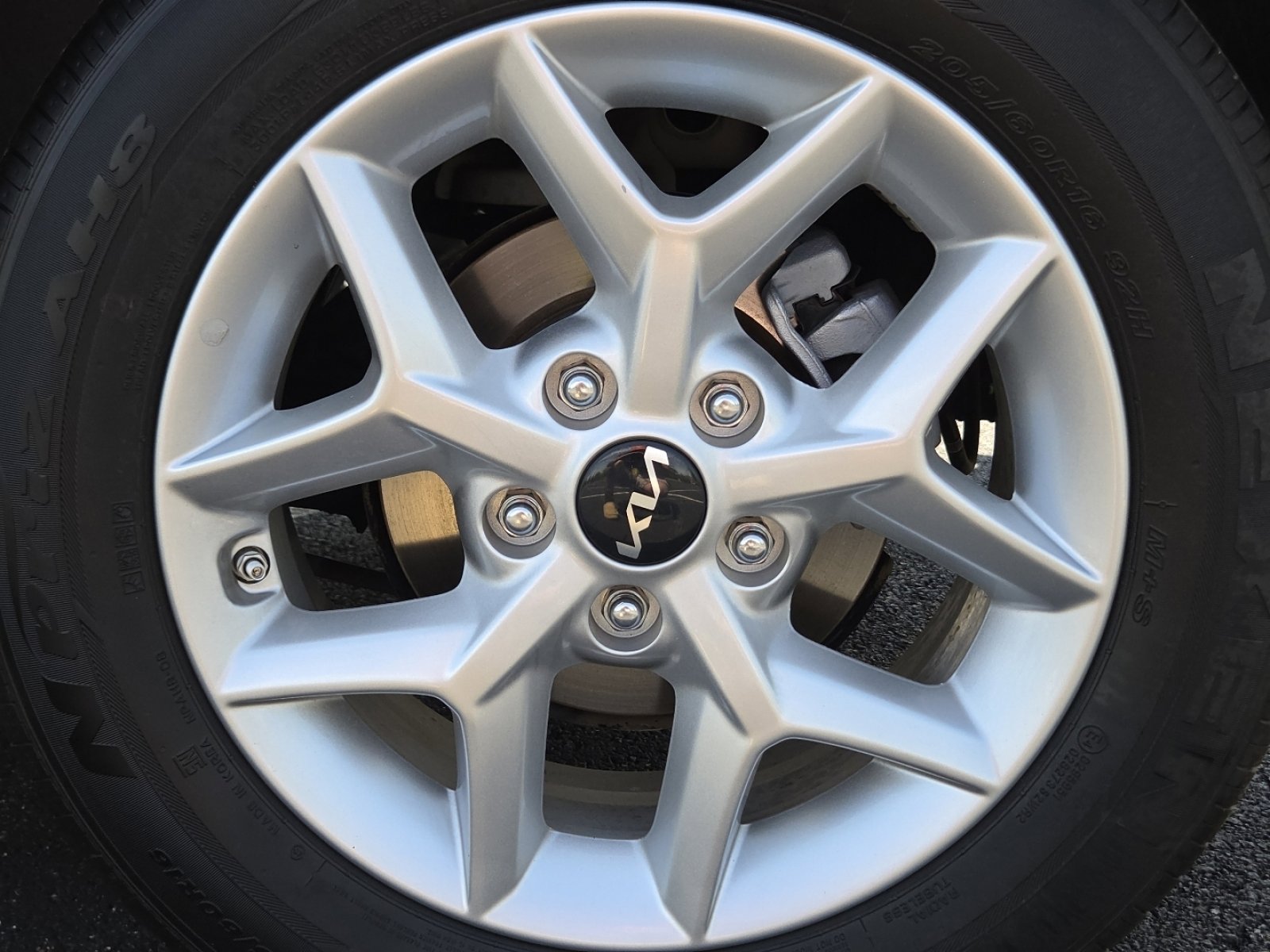 Used 2025 Kia Soul LX w/ LX Technology Package FWD image 11