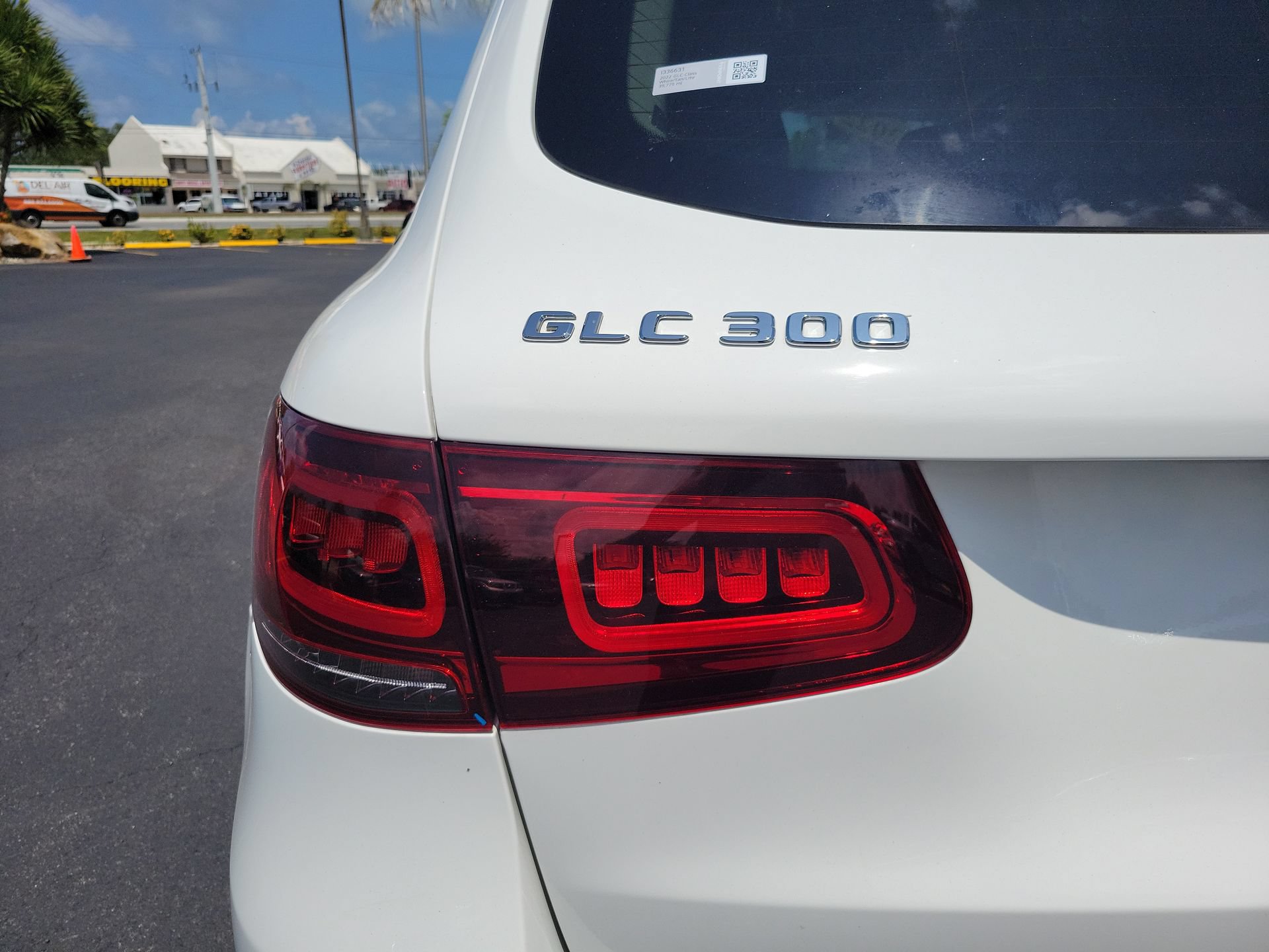 Used 2022 Mercedes-Benz GLC 300 w/ Premium Package Lite image 11