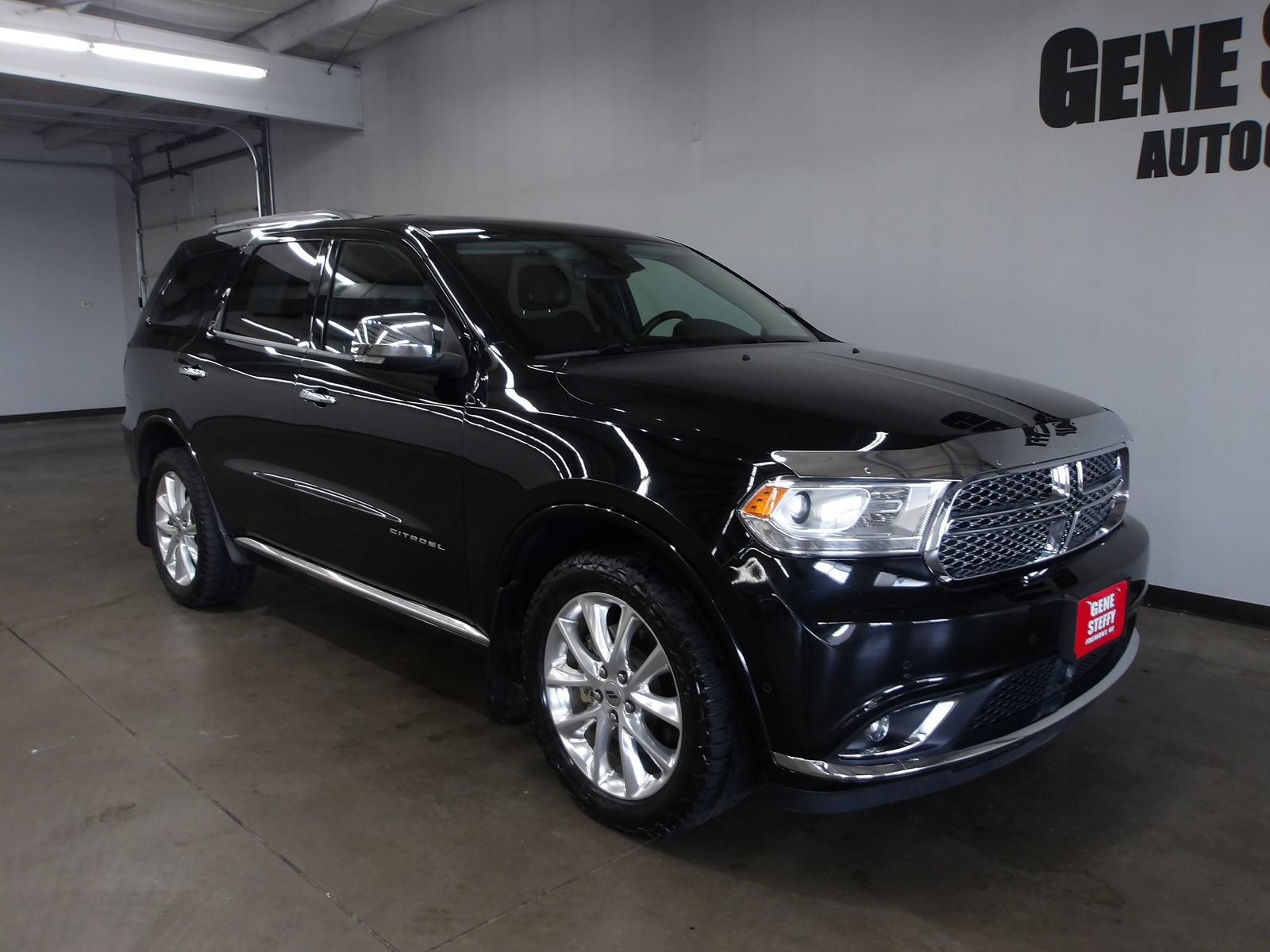Used 2020 Dodge Durango Citadel w/ Technology Group AWD/4WD image 4
