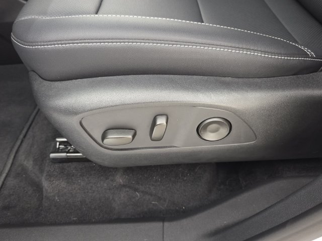 Used 2026 Chevrolet Traverse LT w/ Midnight/Sport Edition AWD/4WD image 23