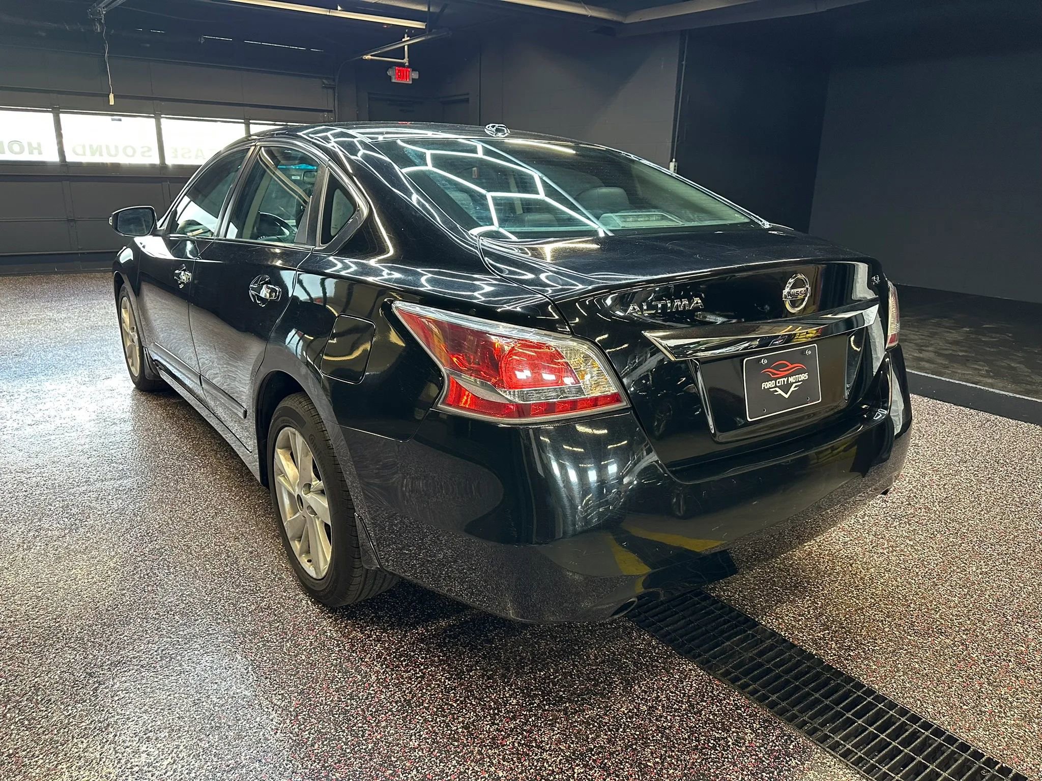 Used 2015 Nissan Altima 2.5 SL w/ Technology Package FWD image 5