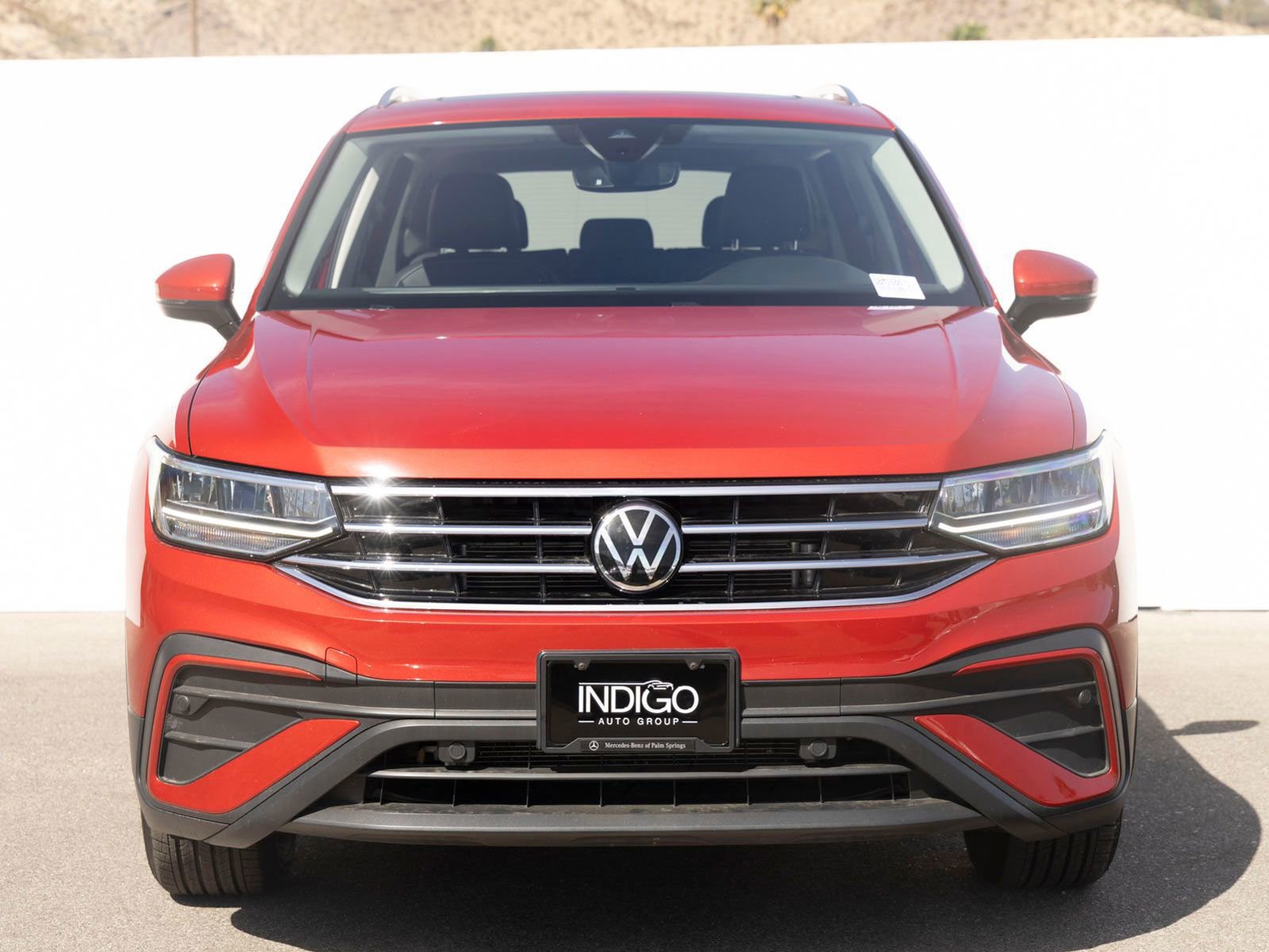 Used 2022 Volkswagen Tiguan SE w/ Panoramic Sunroof Package image 4