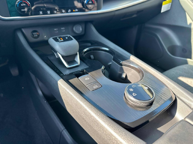 New 2026 Nissan Rogue SV AWD/4WD image 32