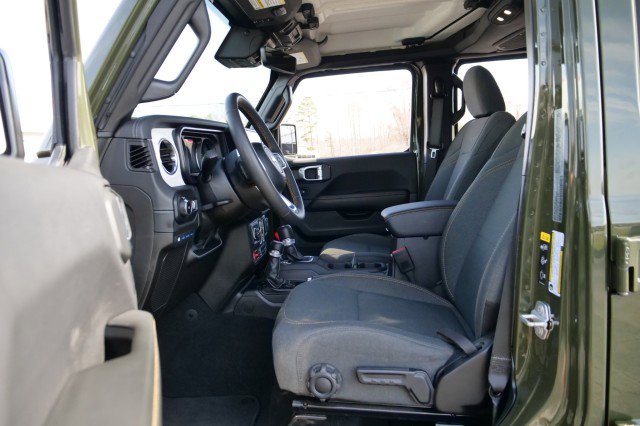 Used 2024 Jeep Wrangler Unlimited Sahara w/ Technology Group image 24