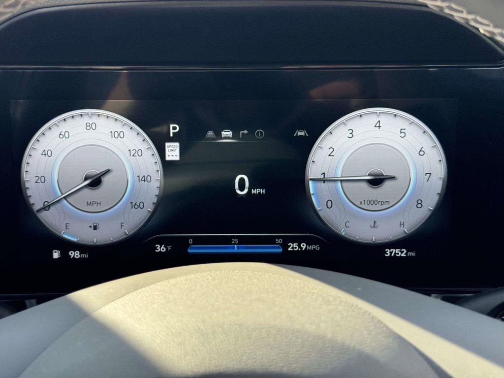 Certified 2025 Hyundai Elantra SEL image 20
