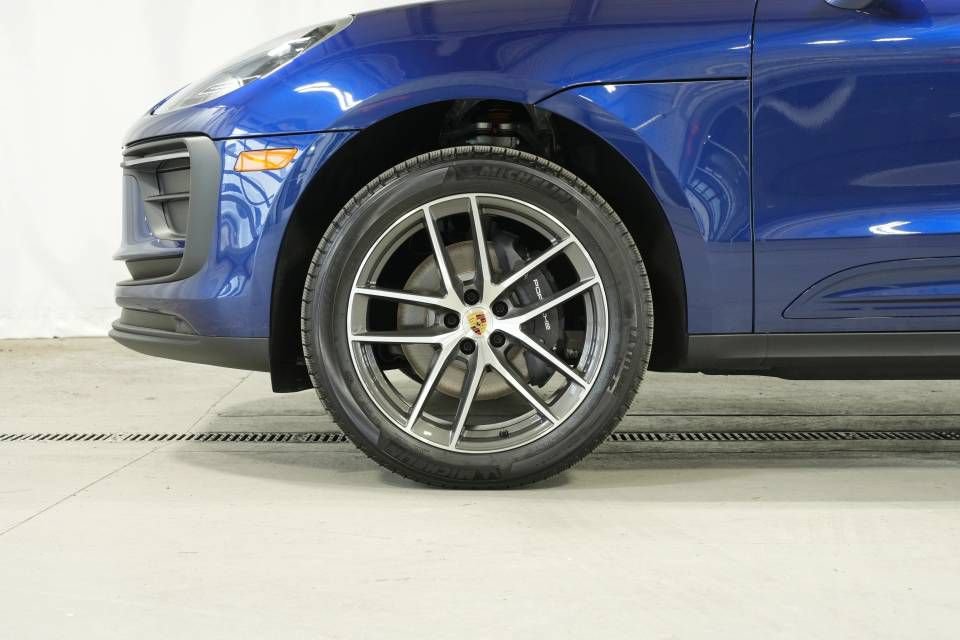 Certified 2026 Porsche Macan AWD/4WD image 41