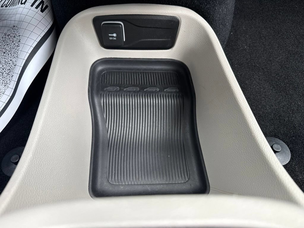 Used 2024 Chrysler Pacifica Touring-L FWD image 36