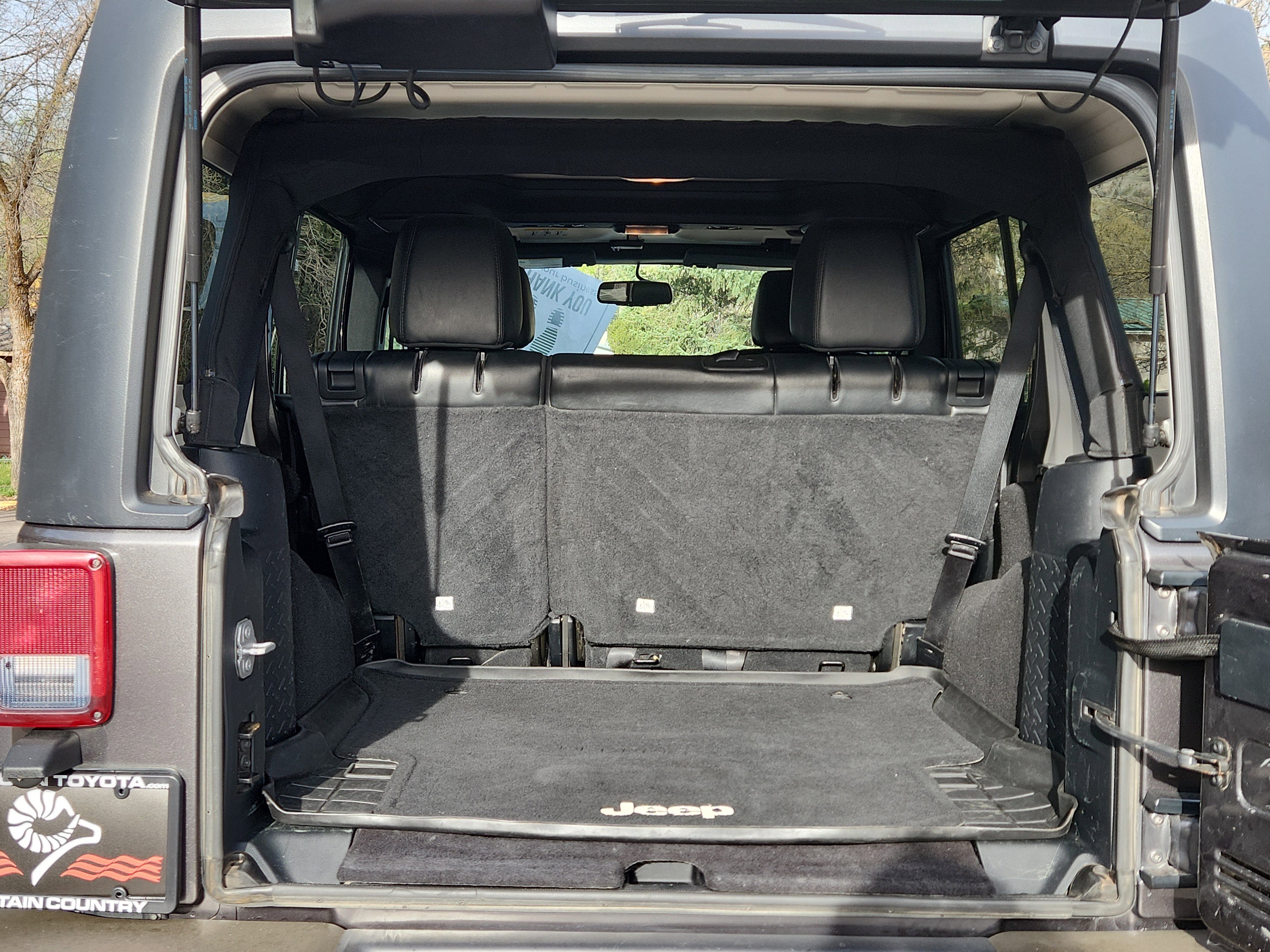 Used 2016 Jeep Wrangler Unlimited Sahara image 12