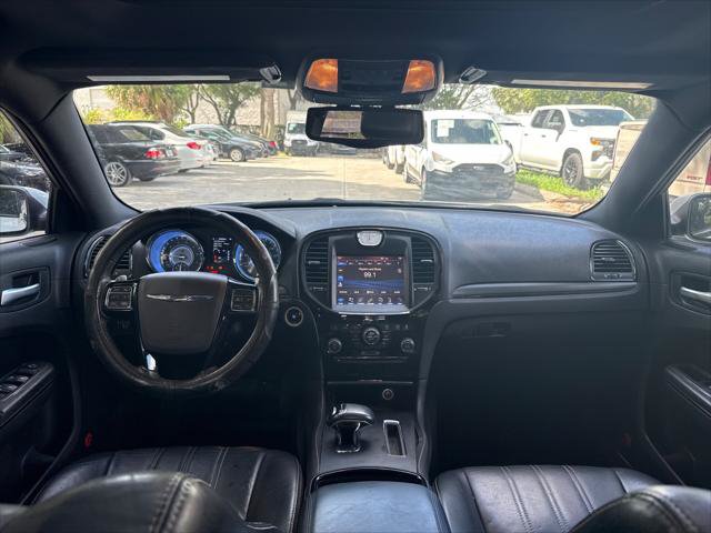 Used 2014 Chrysler 300 S RWD image 29