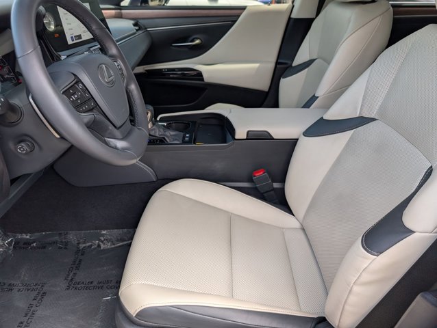 Used 2025 Lexus ES 300h w/ Premium Package FWD image 16