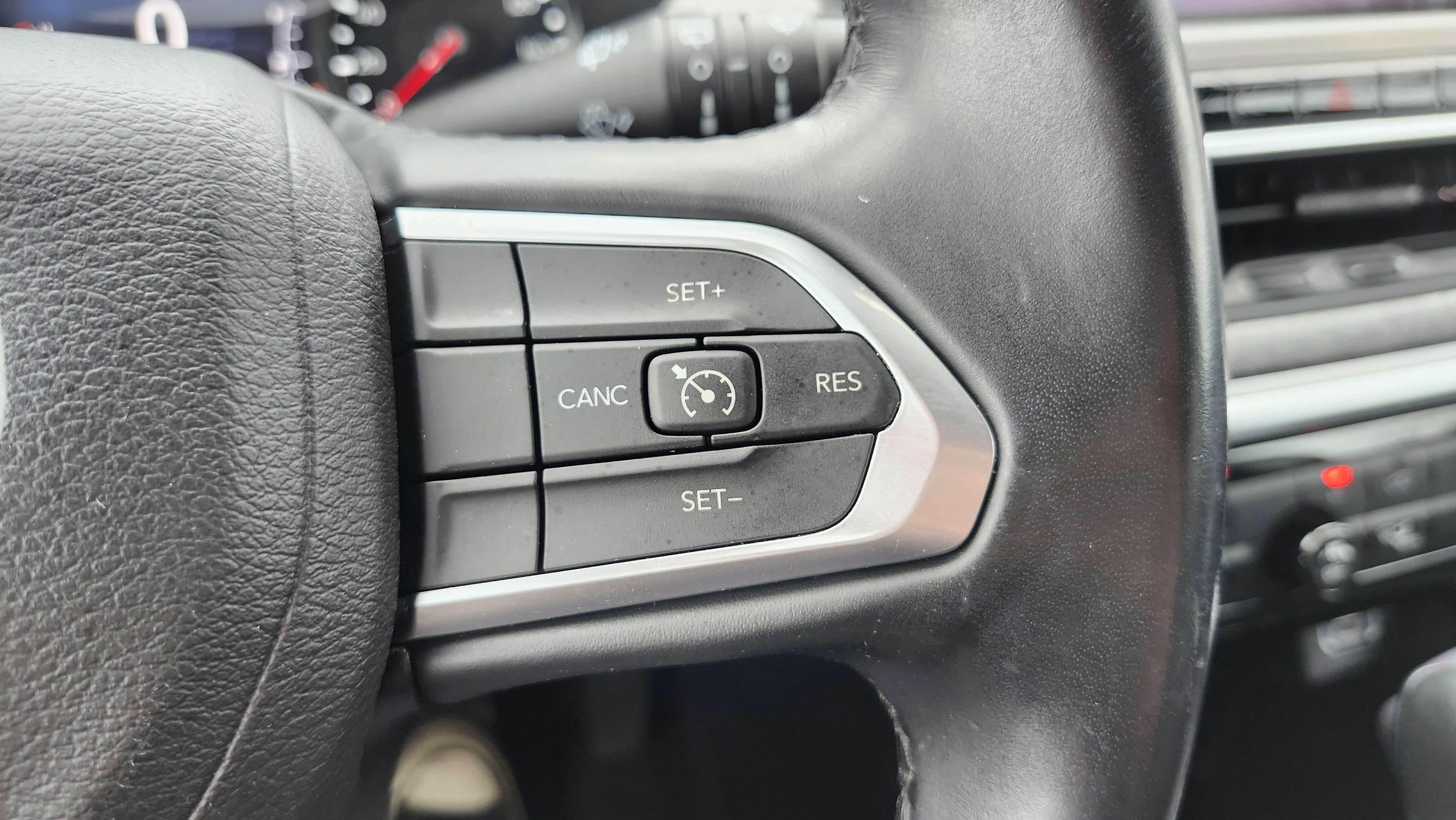 Used 2022 Jeep Compass Latitude image 35