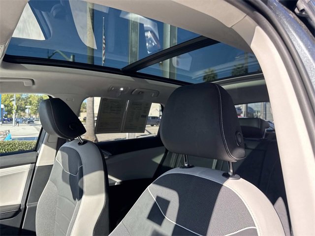 Certified 2025 Volkswagen Taos SE w/ Panoramic Sunroof Package image 14