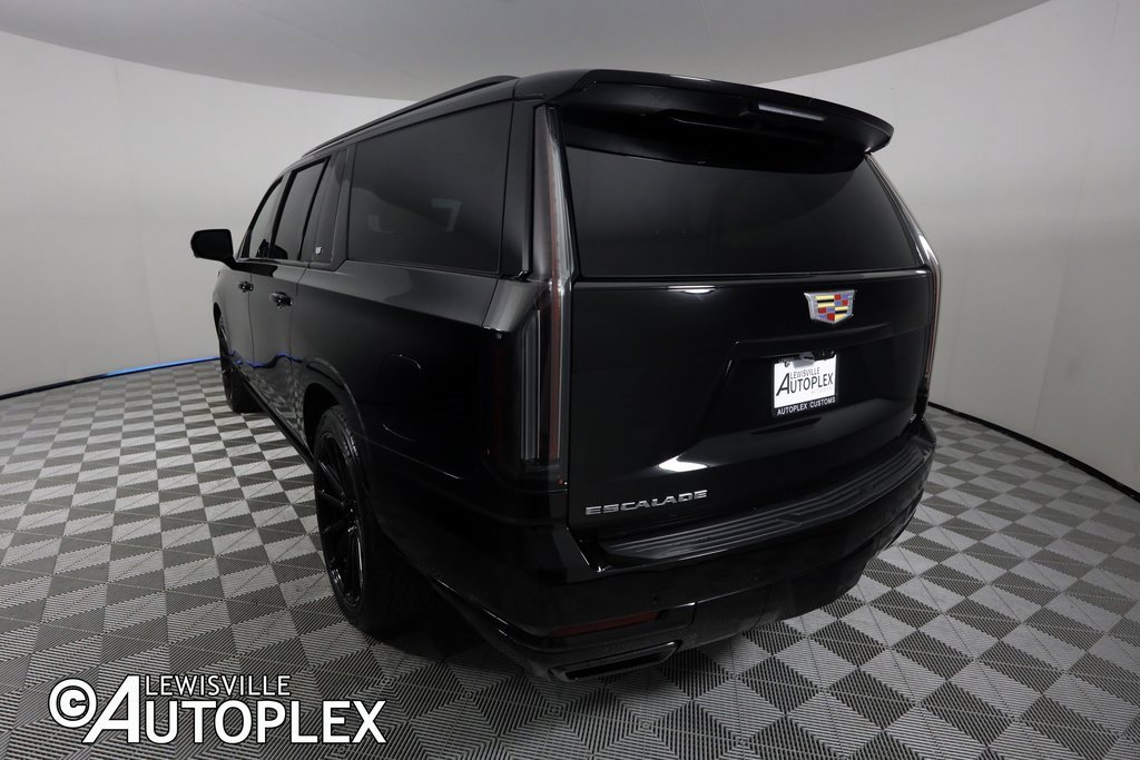 Used 2025 Cadillac Escalade ESV Sport w/ Touring Package image 21