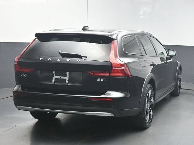 Used 2025 Volvo V60 B5 Cross Country Plus AWD/4WD image 7