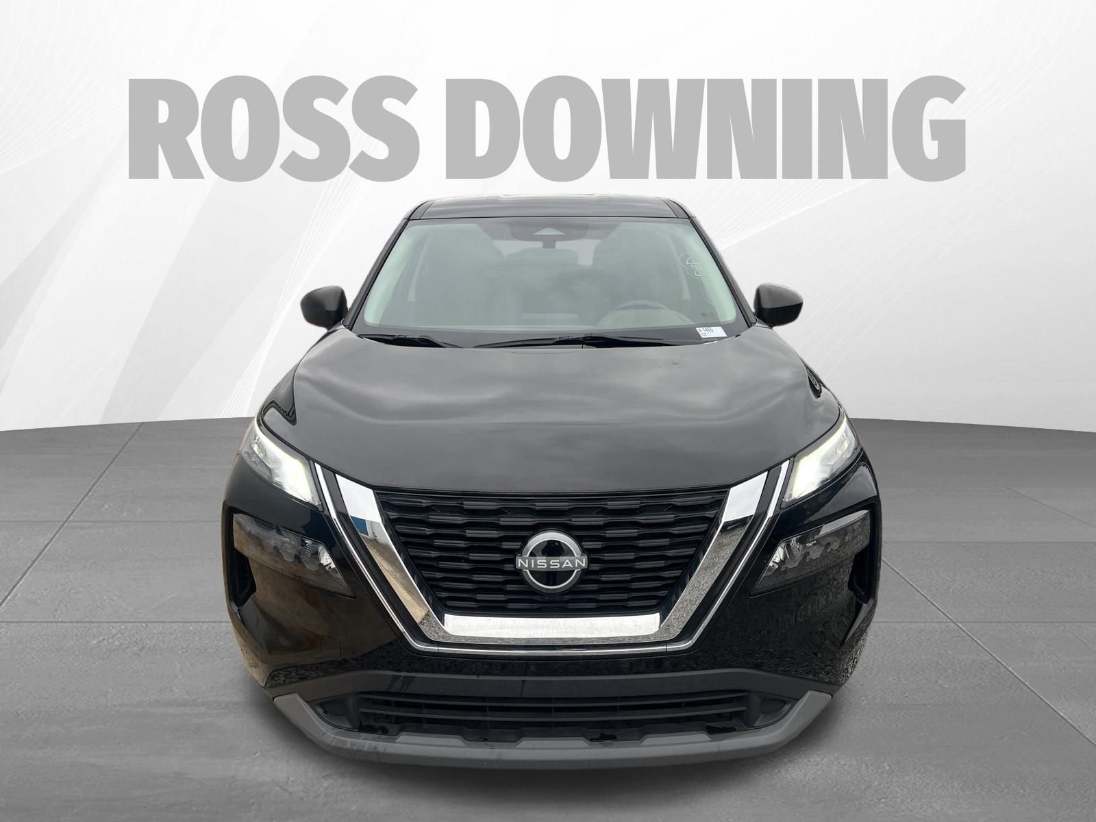 Used 2023 Nissan Rogue S image 2