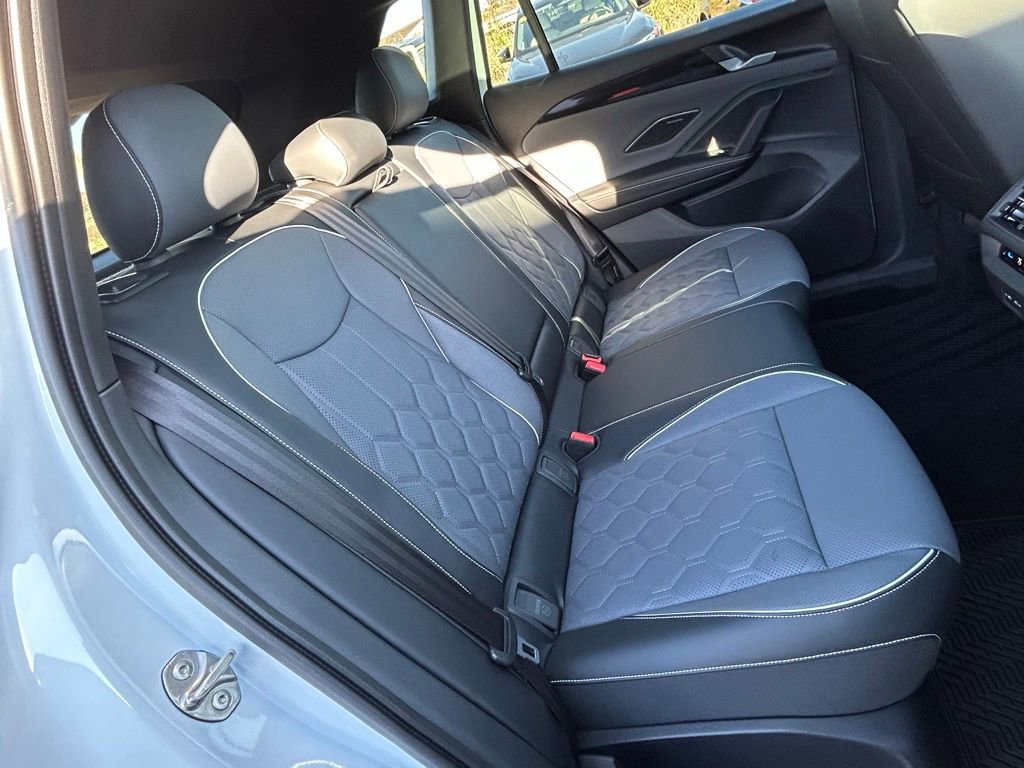 Used 2026 Volkswagen Tiguan SEL R-Line image 49