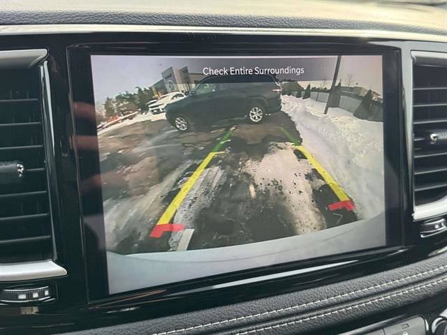 Used 2022 Chrysler Pacifica Touring-L w/ S Appearance Package image 17