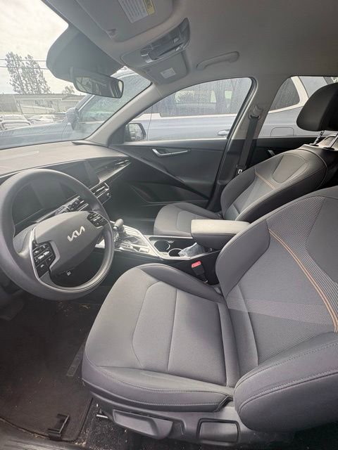 Used 2023 Kia Niro LX FWD image 11