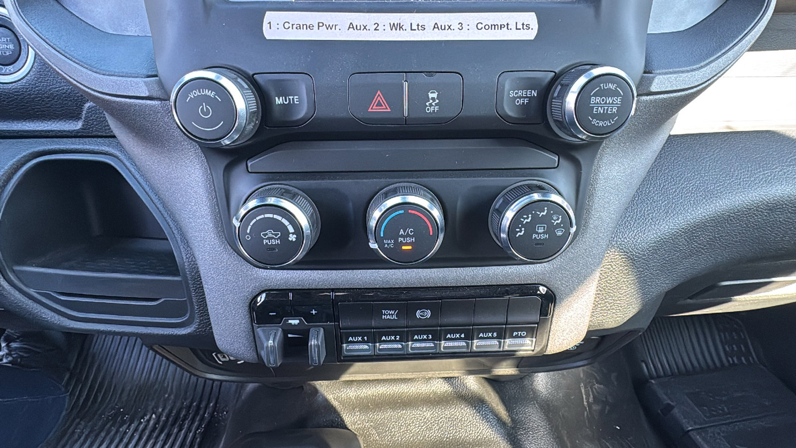 New 2024 RAM 5500 Tradesman w/ Chrome Appearance Group AWD/4WD image 18