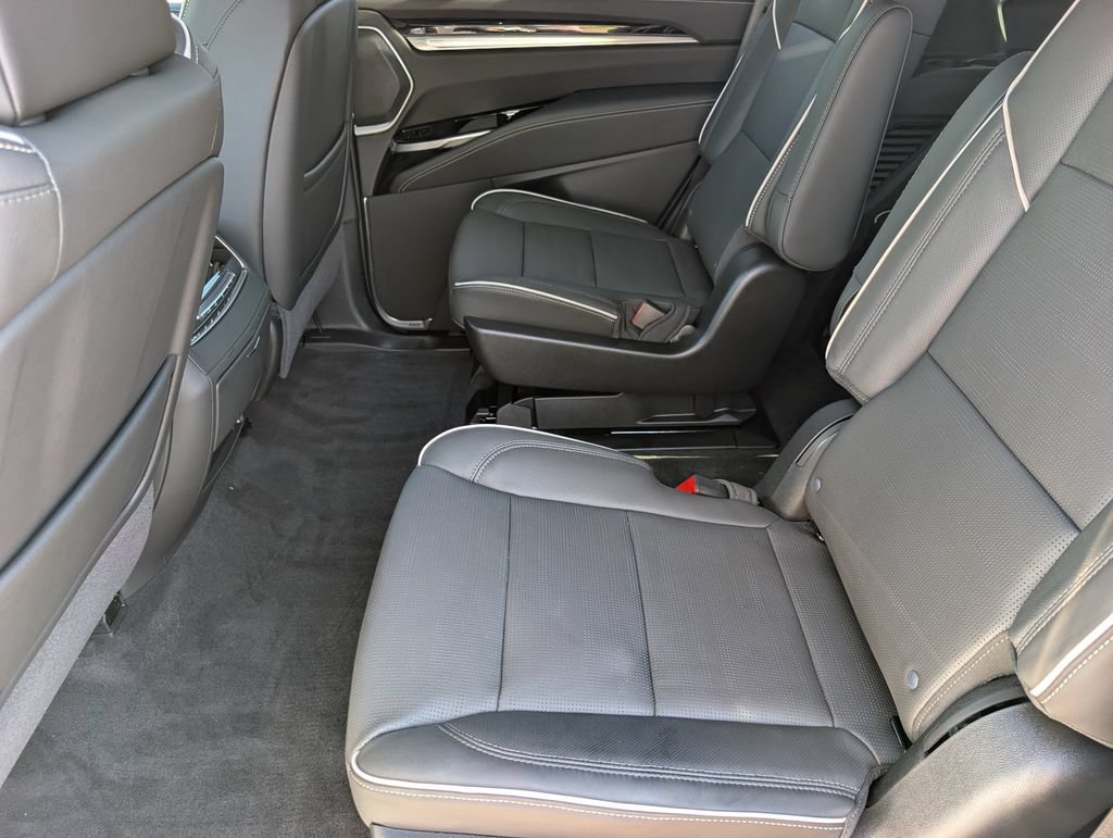 New 2026 Cadillac Escalade Sport w/ LPO, ONYX Package AWD/4WD image 16