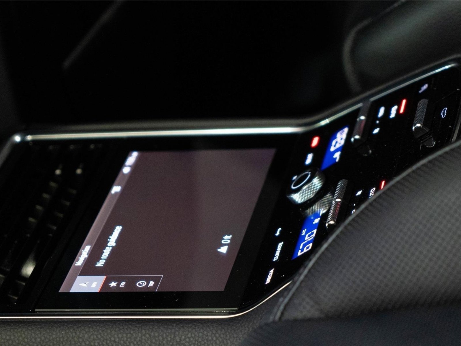 Used 2022 Porsche Panamera 4S image 26